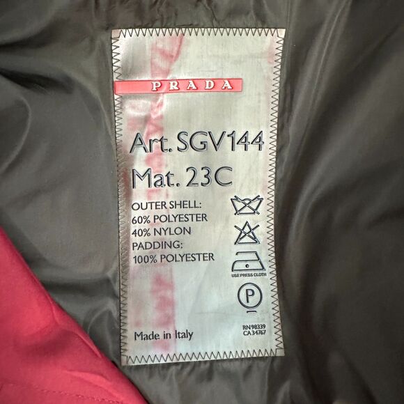 Prada Vintage 1990 Linea Rossa Gore Tex Nylon Burgundy Red Vest Size 48 US 38 M - Picture 3 of 6